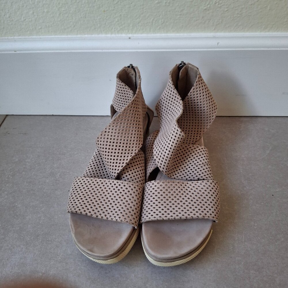 Eileen Fisher Taupe Perforated Leather Wedge Sandals 6.5